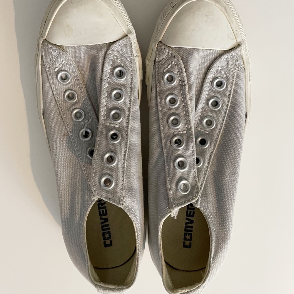 Converse All-Star tennis shoes. Good condition.